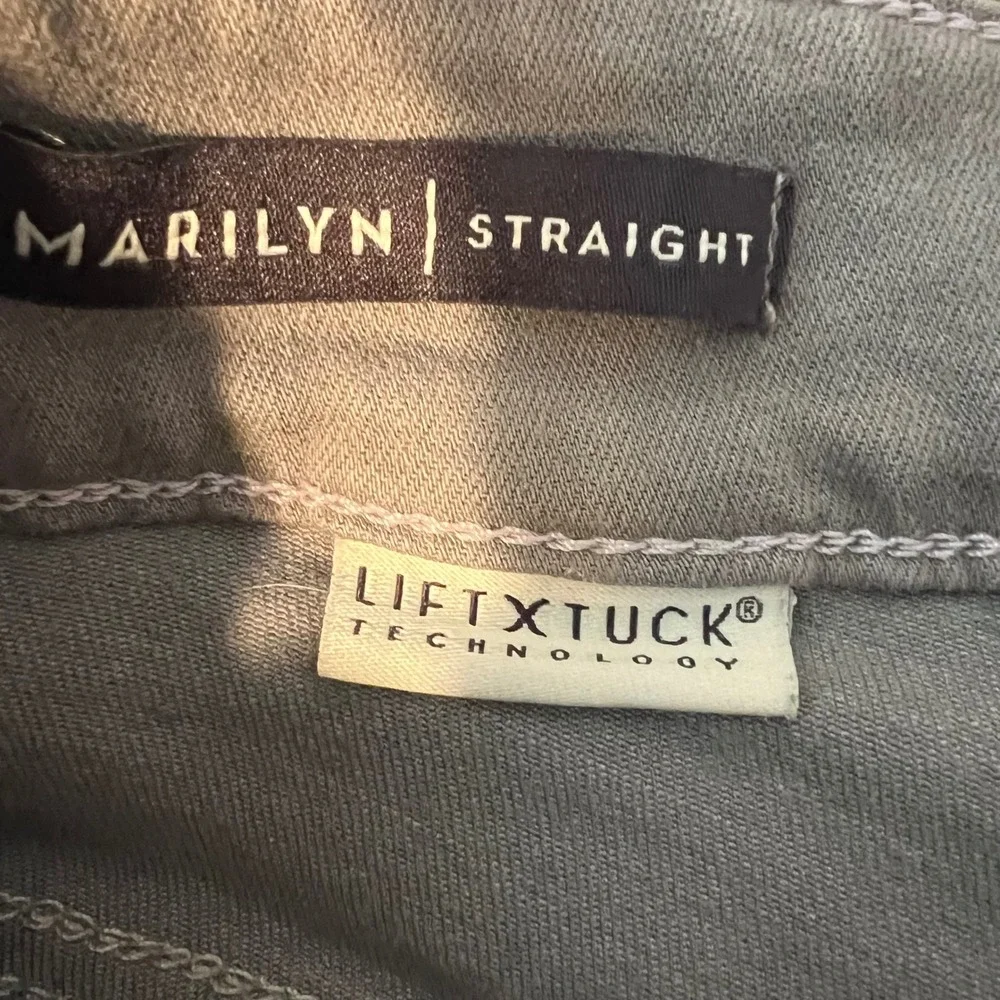 NYDJ Marilyn Straight Leg‎ Jeans Gray Size 2 Hand Cropped Lift Tuck Technology